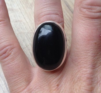 Zilveren ring met brede ovale zwarte Onyx maat 17.3 mm